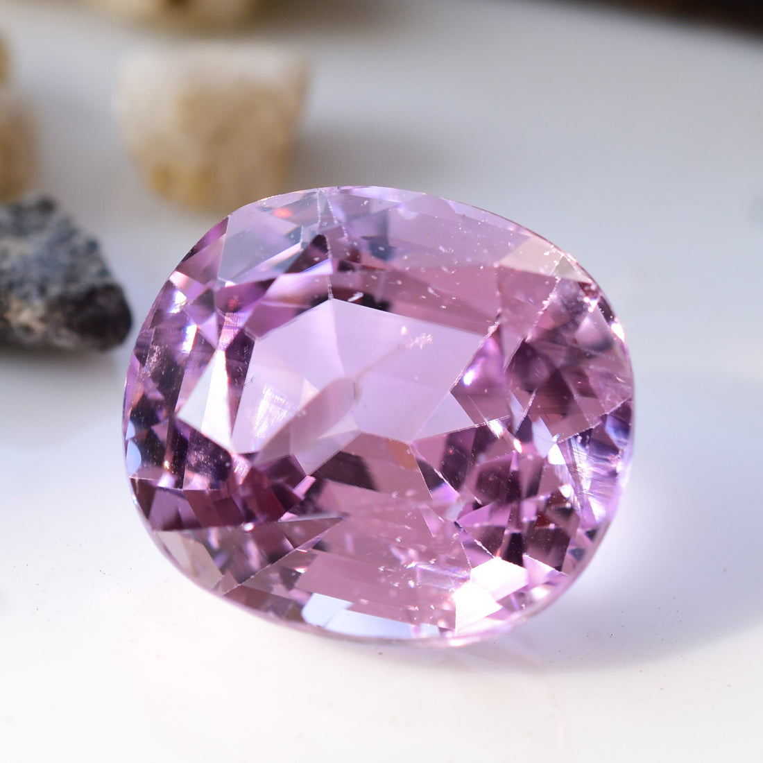 29 Ct. Fine Natural Kunzite Gem Oval Cut