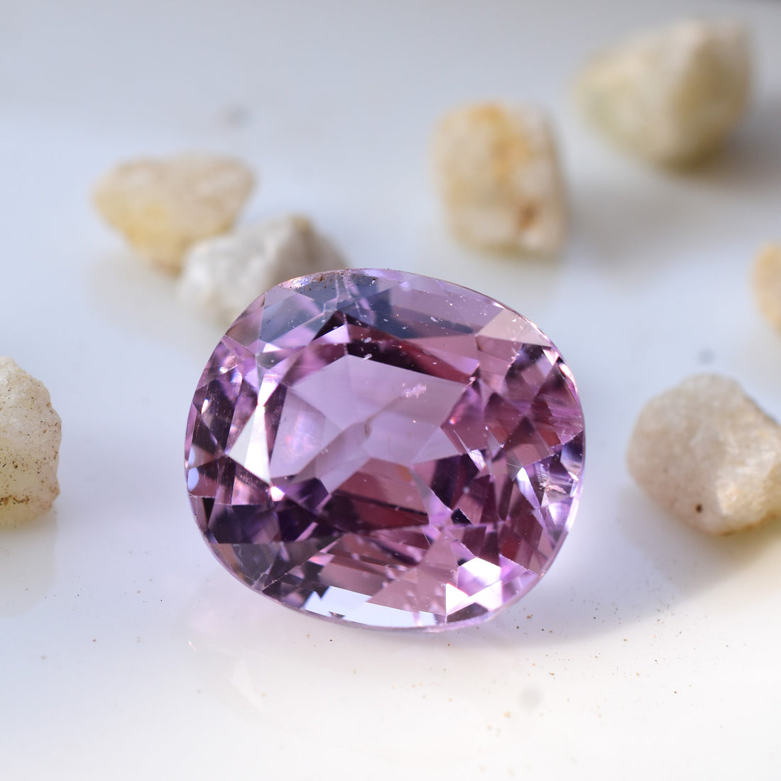 29 Ct. Fine Natural Kunzite Gem Oval Cut