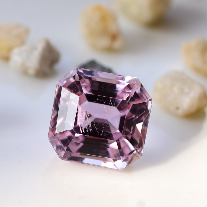 19.60 Ct. Fine Natural Square Cut Kunzite Gemstone