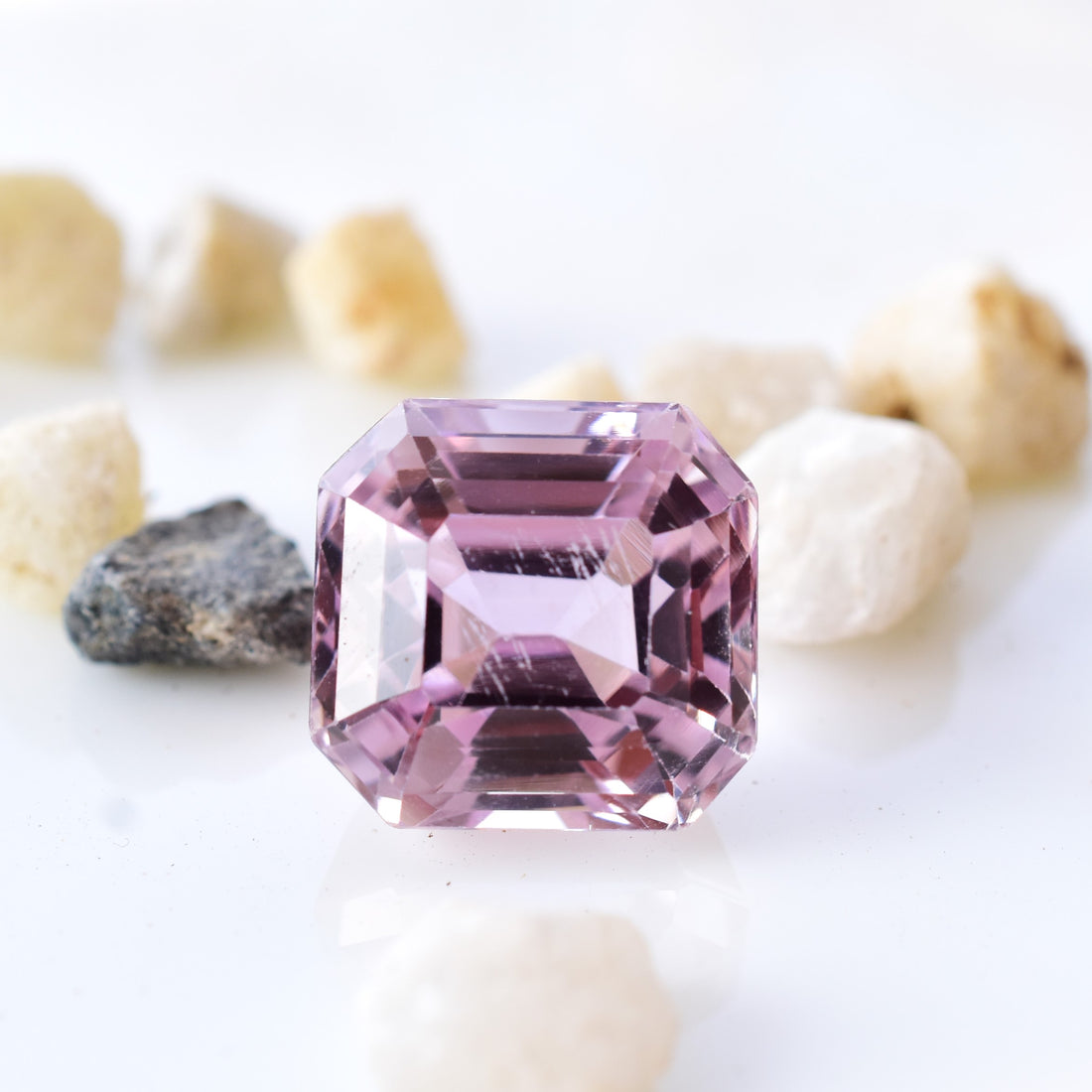 19.60 Ct. Fine Natural Square Cut Kunzite Gemstone